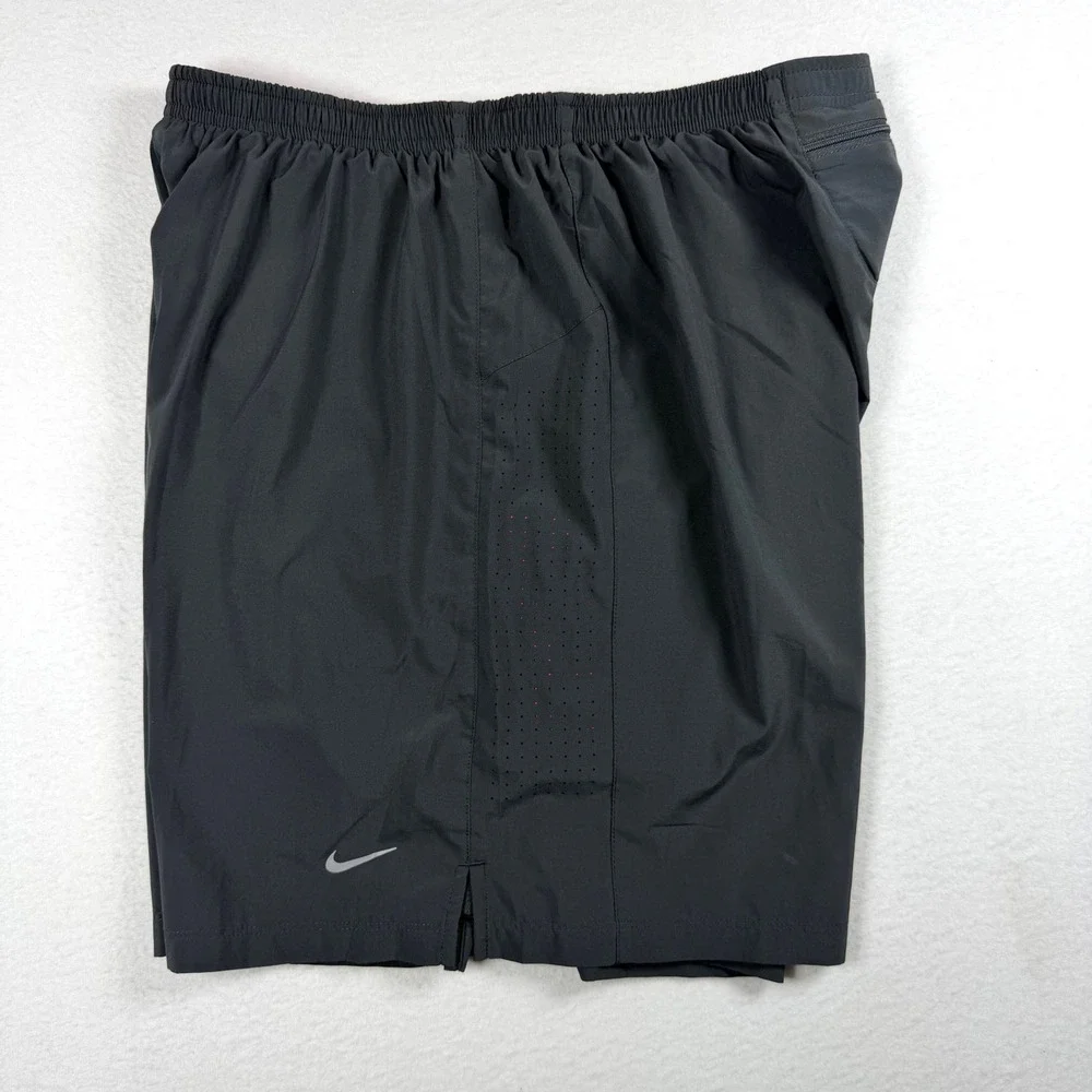 Nike Dri-FIT Running Shorts Mens XL Black Red Liner Zipper Pocket 7 Inch Inseam